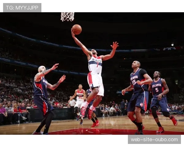 佛罗伦萨1-0绝杀克雷莫内塞 取得赛季第三胜脱离垫底位置