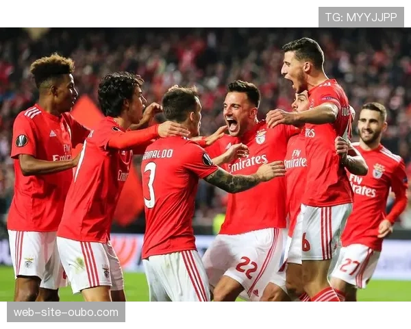 快速攻防转换利器 直塞球打穿防线成欧冠标配 快速攻防转换利器 直塞球打穿防线成欧冠标配